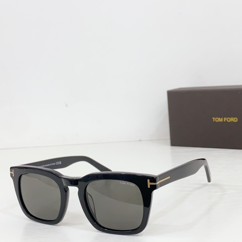 TOM FORD